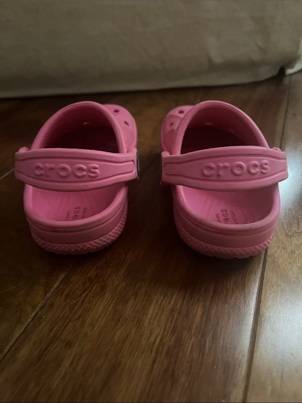 CROCS Kids Classic Clog in Bright Pink